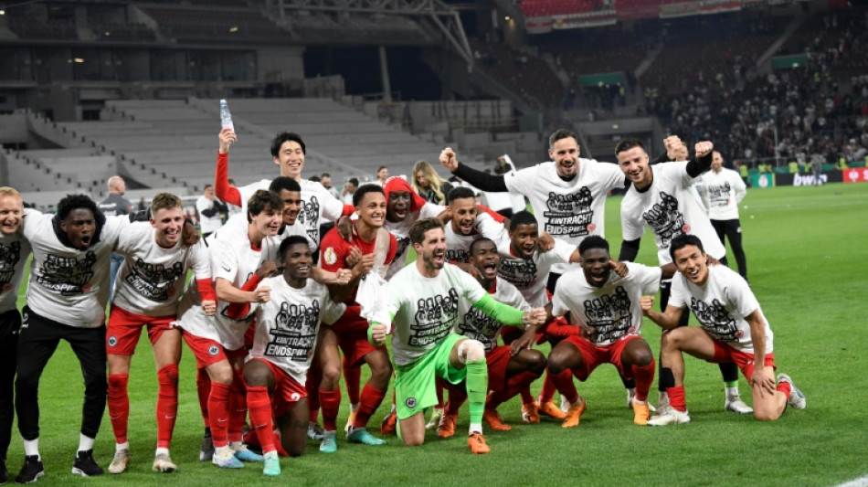 Eintracht vence Stuttgart de virada e vai &agrave; final da Copa da Alemanha