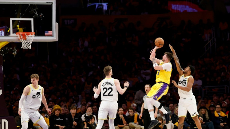 NBA: d&eacute;buts gagnants pour Doncic avec les Lakers, Wembanyama version All Star