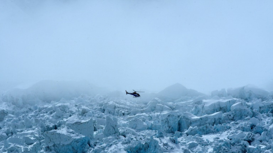 Nach Protesten: Am Mount Everest finden wieder Rettungsfl&uuml;ge mit Hubschraubern statt