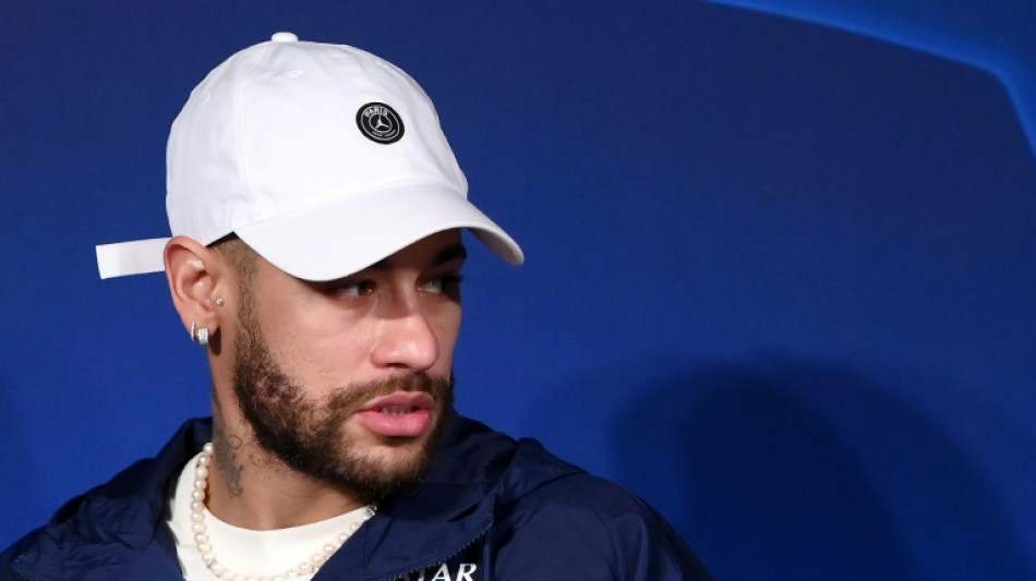 Neymar est&aacute; perto de retornar aos treinos com o PSG