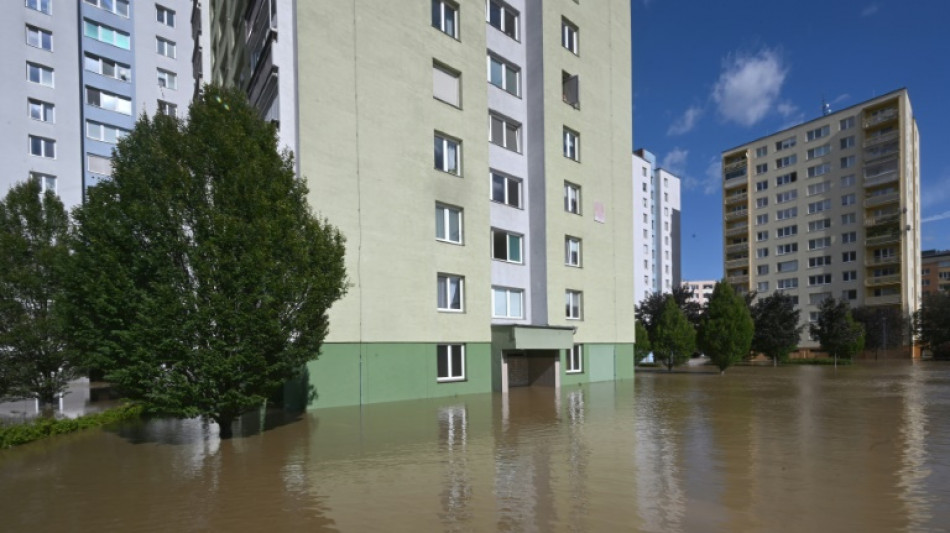 Temp&ecirc;te Boris: A Opava, en R&eacute;publique tch&egrave;que, on regarde la rivi&egrave;re monter