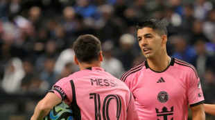 Luis Su&aacute;rez quer desfrutar com Messi da '&uacute;ltima etapa' dos dois como jogadores