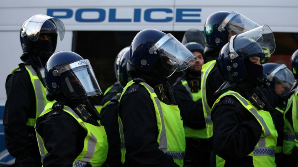 Dos exagentes de la policía londinense, imputados en un caso de imágenes pedófilas