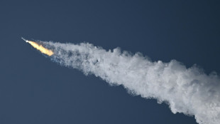 Foguete Starship da SpaceX explode durante seu 1º voo de teste