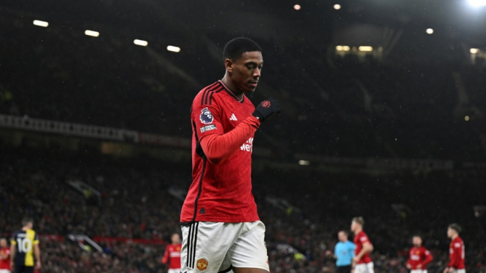 Ap&oacute;s cirurgia, Martial desfalcar&aacute; Manchester United at&eacute; abril