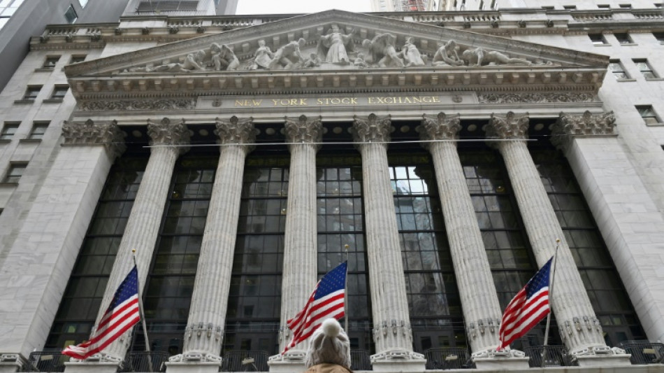 Le rebond se poursuit à Wall Street, aidé par de bons indicateurs américains