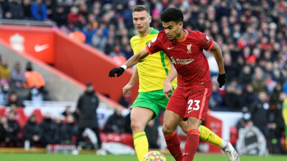 Liverpool survive Norwich scare, Chelsea strike late to down Palace