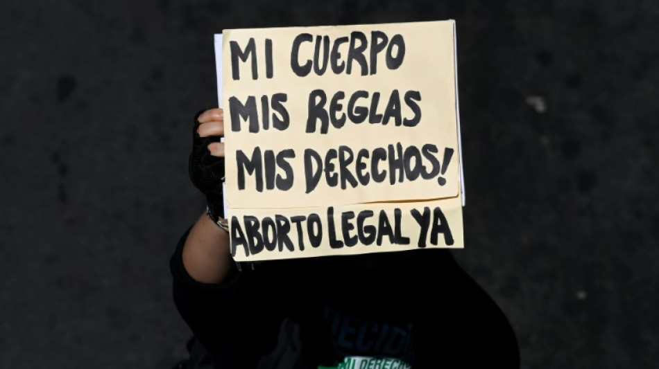Una mujer en El Salvador arriesga 30 años de cárcel por aborto