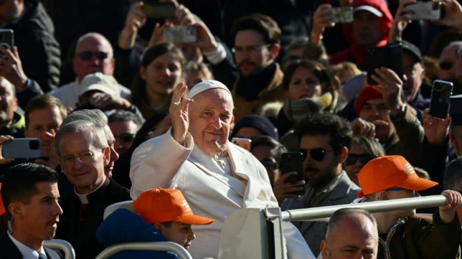 Le pape sort de l'h&ocirc;pital apr&egrave;s trois jours de soins