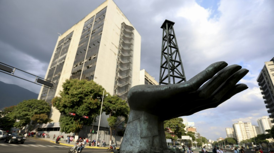 EUA revoga licen&ccedil;as que permitiam opera&ccedil;&otilde;es de empresas transnacionais de petr&oacute;leo na Venezuela