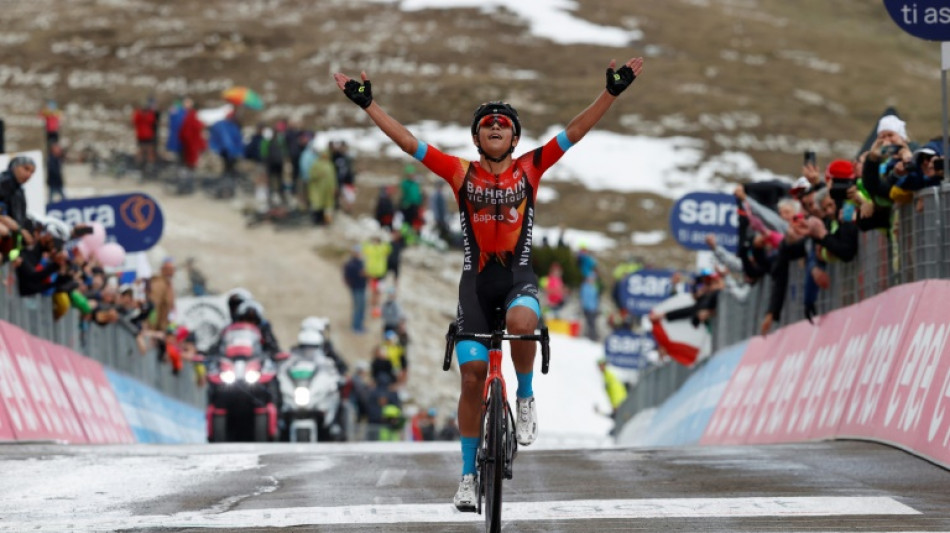 Buitrago wins key Giro 19th stage, Thomas holds race lead