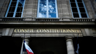 Loi immigration: la droite attaque le Conseil constitutionnel, Fabius d&eacute;nonce une remise en cause "tr&egrave;s pr&eacute;occupante"