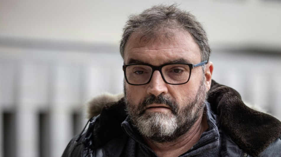 Francia juzga a un anestesista acusado de matar a 12 pacientes