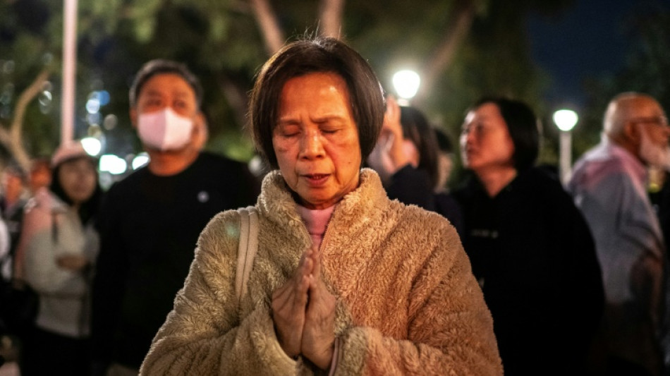 Hong Kong inicia três días de luto após incêndio que deixou mais de 120 mortos