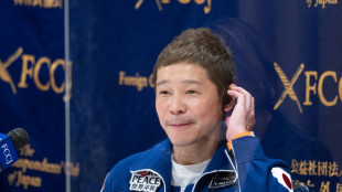 Japanischer Weltraumtourist will mit Gruppe von Künstlern den Mond umrunden
