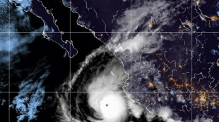 Orlene se convierte en hurac&aacute;n de categor&iacute;a 4 frente a las costas mexicanas del Pac&iacute;fico