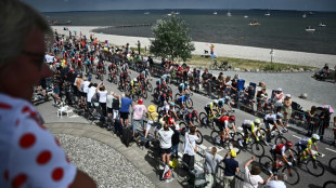 Tour de France: d&eacute;part de la 3e &eacute;tape vers un sprint et des adieux