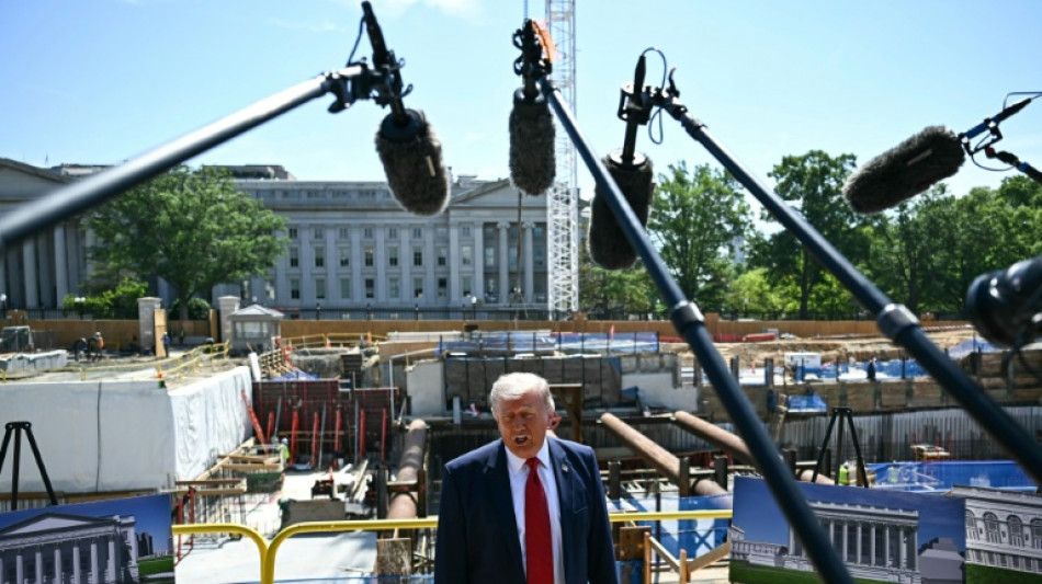 Les opposants de Trump lui reprochent d'avoir encore franchi un cran dans la corruption