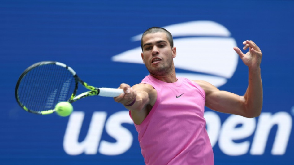 Alcaraz assusta com problema f&iacute;sico mas avan&ccedil;a &agrave;s oitavas do US Open