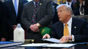 Trump assure que les "tueries en Iran ont pris fin" mais laisse planer la menace d'une intervention