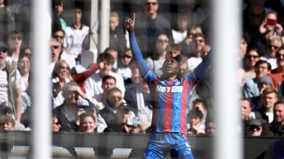 Crystal Palace e Nottingham Forest v&atilde;o &agrave; semifinal da Copa da Inglaterra