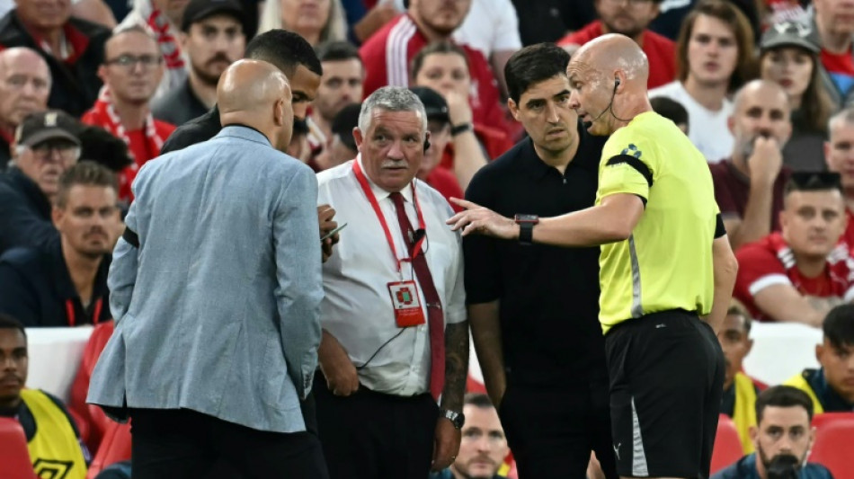 Pol&iacute;cia abre investiga&ccedil;&atilde;o por insultos racistas a atacante do Bournemouth no est&aacute;dio do Liverpool