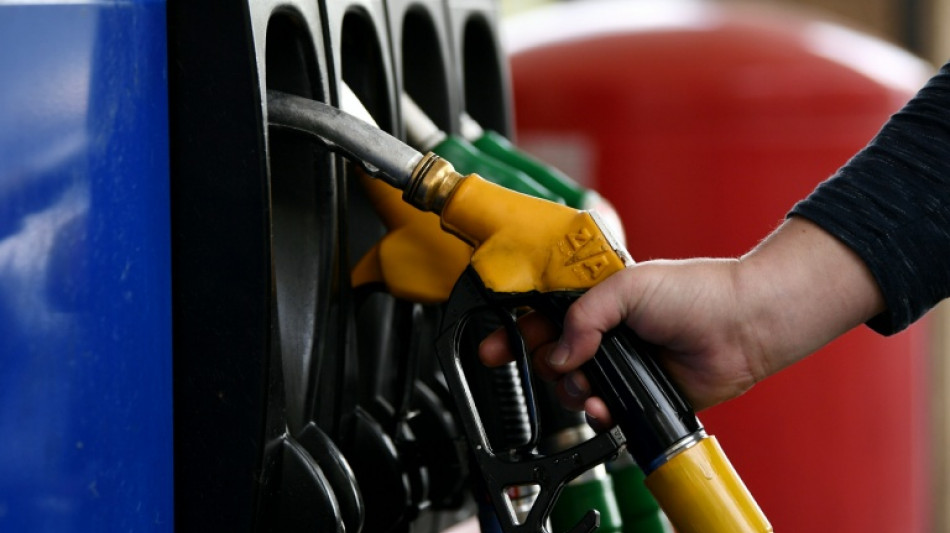 Carburants: recul des prix, après des records à plus de 2 euros le litre