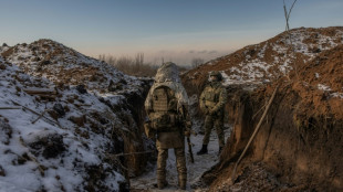 "Fatigu&eacute;s": sur le front, des soldats ukrainiens attendent la rel&egrave;ve