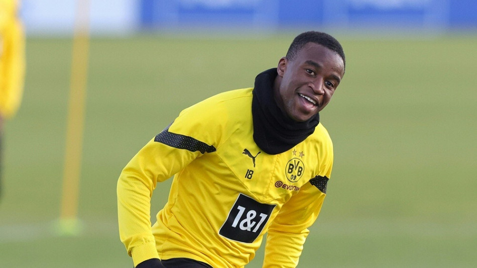 Angebot angenommen: Moukoko bleibt in Dortmund