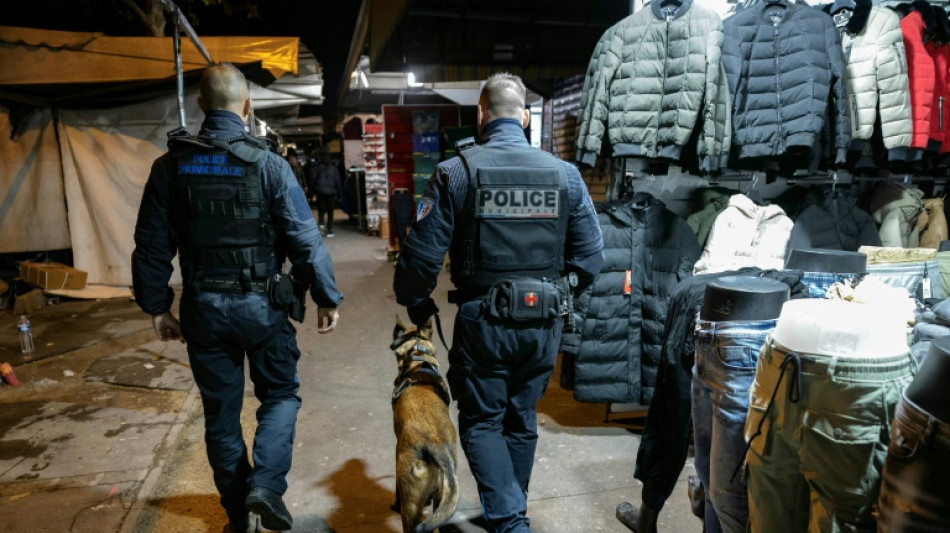 Avant les JO, la bataille pour d&eacute;barrasser les puces de Saint-Ouen de la contrefa&ccedil;on