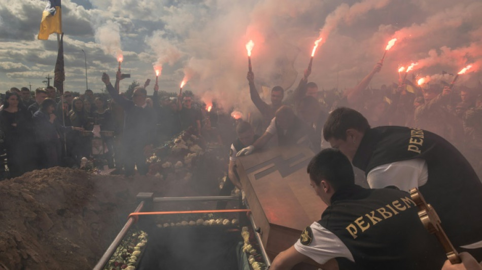 "Il a donn&eacute; sa jeunesse pour nous": des Ukrainiens pleurent un soldat embl&eacute;matique