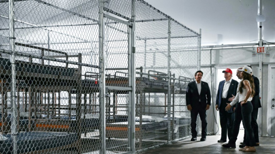 Trump visite l'"Alcatraz des alligators", nouveau centre de r&eacute;tention pour migrants en Floride