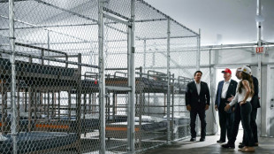 Trump visite l'"Alcatraz des alligators", nouveau centre de r&eacute;tention pour migrants en Floride