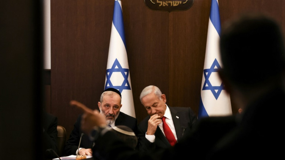 La justicia israelí ordena a Netanyahu cesar al número dos de su gobierno