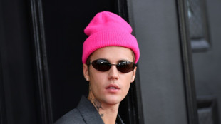Justin Bieber dice padecer una par&aacute;lisis facial parcial