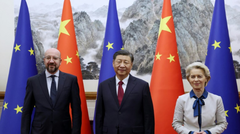 La UE insta a China a abordar sus "diferencias" en una cumbre en Pek&iacute;n