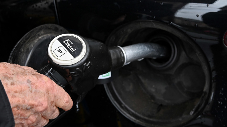 Codacons, al servito su alcune autostrade gasolio oltre 2,6 euro al litro