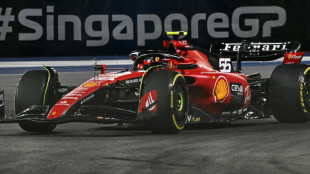Sainz gewinnt in Singapur - Verstappen nur F&uuml;nfter