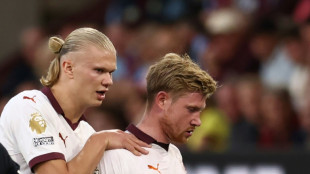 De Bruyne se lesiona e ficar&aacute; 'v&aacute;rias semanas' afastado, diz Guardiola