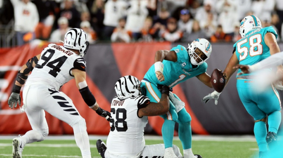 NFL: Questions sur le protocole commotion apr&egrave;s la blessure du quarterback des Dolphins