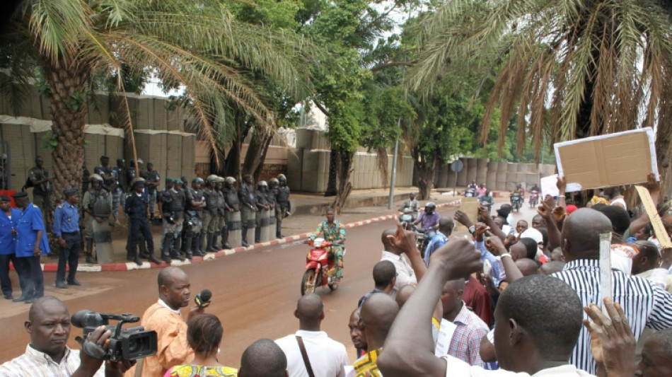 Tensions France/Mali: Paris et Bamako suspendent la d&eacute;livrance de visas