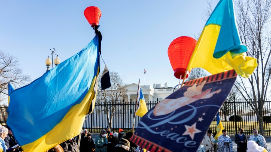 Ukraine: intense ballet diplomatique pour tenter de d&eacute;samorcer la crise