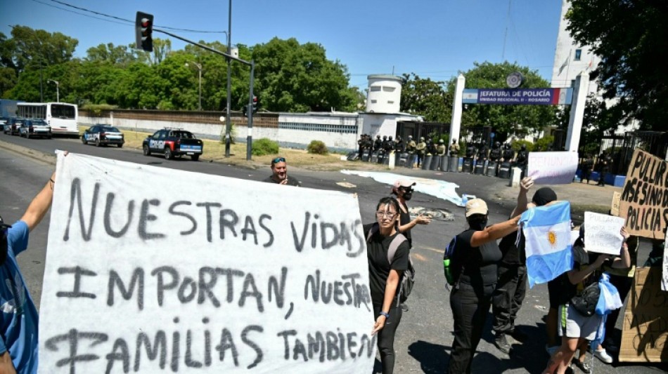 Rebeli&oacute;n policial en Argentina por reclamos salariales y de atenci&oacute;n a la salud mental