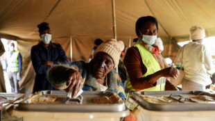 Le Zimbabwe vote dans le calme, son pr&eacute;sident d&eacute;termin&eacute; &agrave; se maintenir