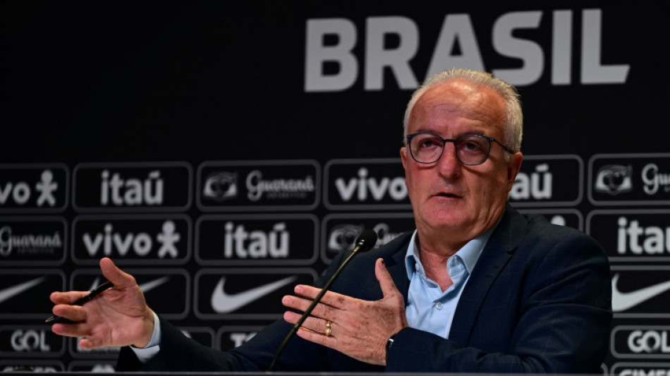 Sele&ccedil;&atilde;o quebra sil&ecirc;ncio sobre casos de Daniel Alves e Robinho