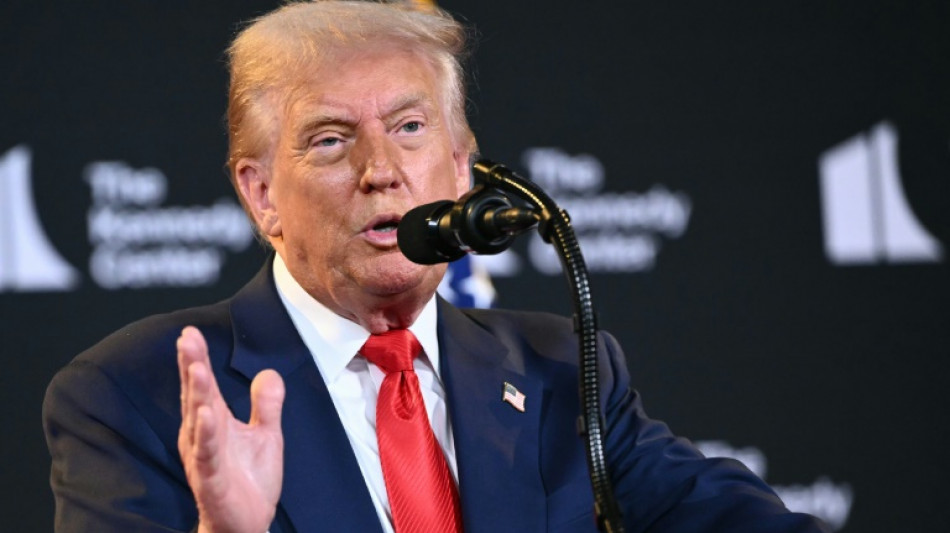 Ukraine: Trump veut réunir Poutine et Zelensky après l'Alaska