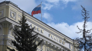 Mais de US$ 8 bilhões do banco central russo são congelados na Suíça