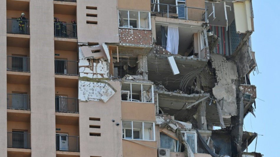 Un misil impacta en un edificio residencial en Kiev