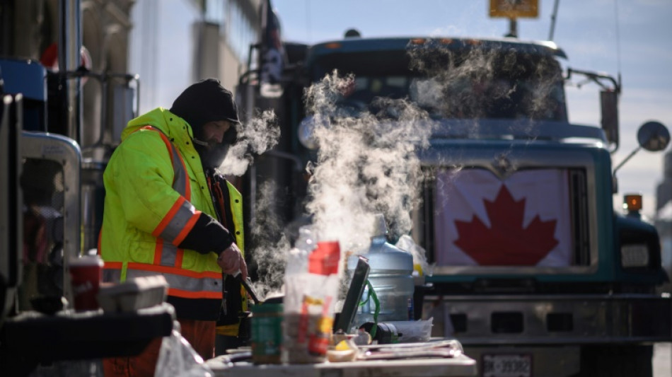 Face à la contestation au Canada, Trudeau invoque une loi d'exception