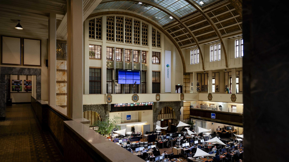 Borsa: l'Europa rallenta, Wall Street invariata, Milano -0,2%